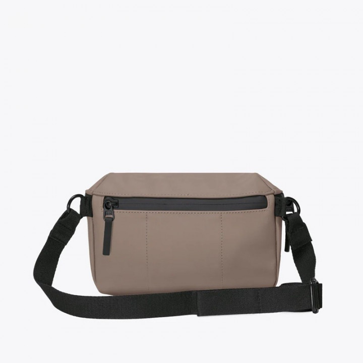 BOLSO JONA MEDIUM LOTUS UCON ACROBATICS - DARK SAND