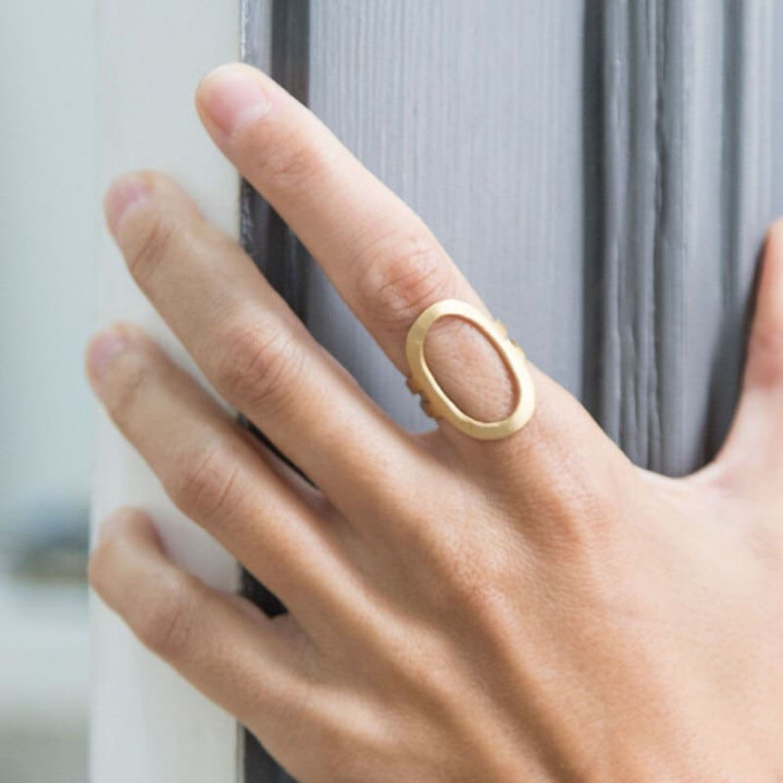ANILLO OVALADO ABIERTO LA CALA SUSI CALA - ORO