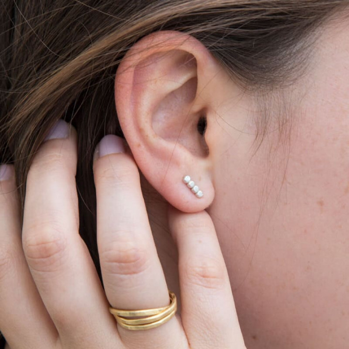 PENDIENTES BARRA LARGA CAMU SUSI CALA - PLATA